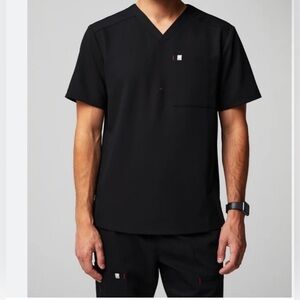 Fabletics Men’s Performance 1 Pocket Scrub Top Black Size XL